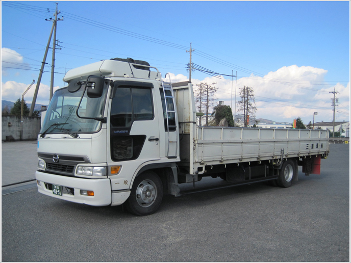 4t平ボディー車